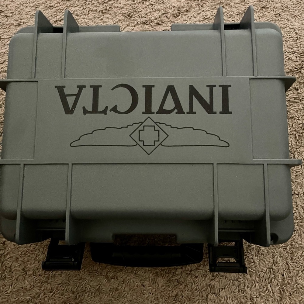 1-Slot w watch bands storage Divers Case